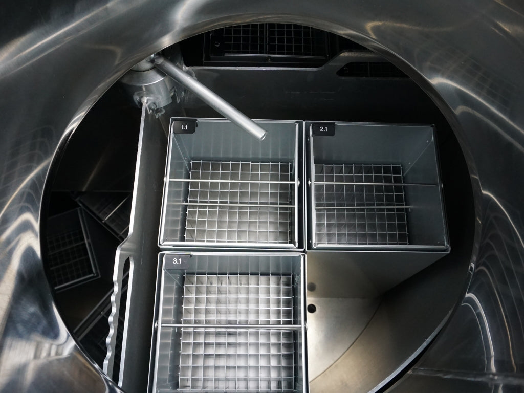 AC High-Capacity Freezer 430 Tight Neck Opening - MDR